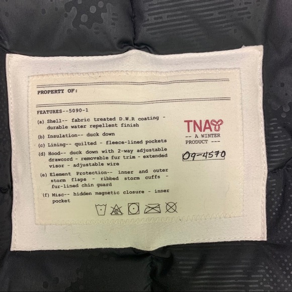 Aritzia 100% DOWN FILLED PARKA - Picture 7 of 8